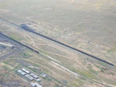 Поезд везет уголь из балапана в Усть-Каменогорск