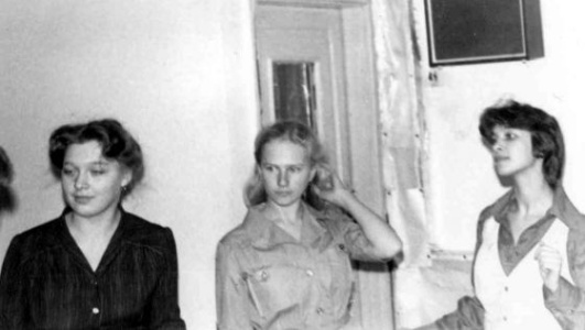 Мартовская дискотека 1983 года - девочки 9А выпуск 1984 г