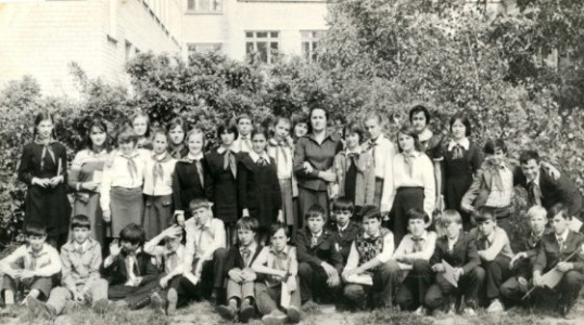 6 "Б"  1982-1983 года классный руководитель Жигалкина Наталья Васильевна