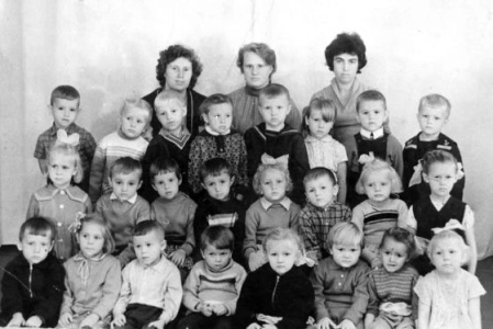 Будущий выпуск 1976г в детском саду