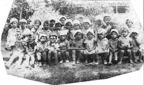 Ясли возле универмага,1966 или 1967 г