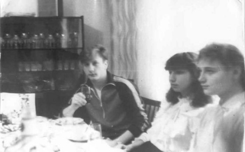 Иванченко,Селиванова,Галиева на ДР у Ларисы Васильевой