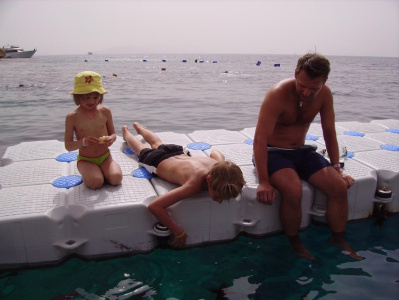 Детки Никитченко Влада и он сам на море